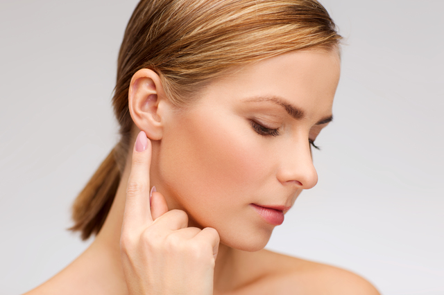 耳を触る癖を解消する対処方法や対策・原因・特徴について